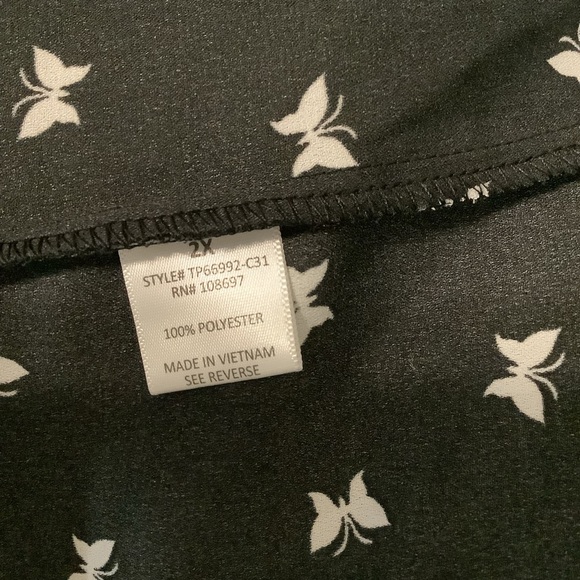 Sweet Rain Size 2X Black and White Butterfly Print Blouse. New With Tags - Picture 9 of 9